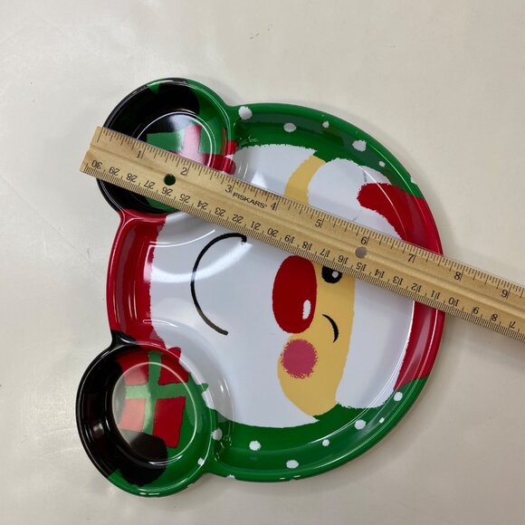 Holiday Themed Disposable Paper Plates Sectioned Santa Gifts "Seasons Greetings" - Picture 13 of 13